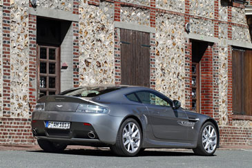 aston martin v8 2012