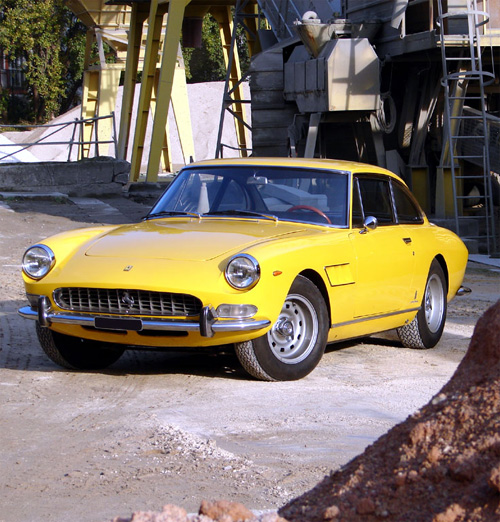 CARACTERISTIQUES TECHNIQUES FERRARI 330 GT 2+2