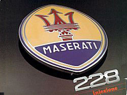 logo maserati 228 biturbo