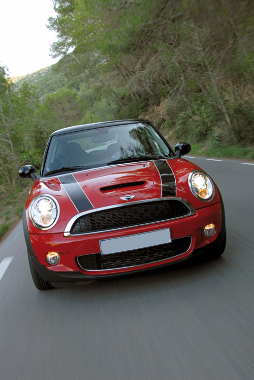 http://www.automobile-sportive.com/guide/mini/coopersturbo/coopersturbo-ouverture.jpg