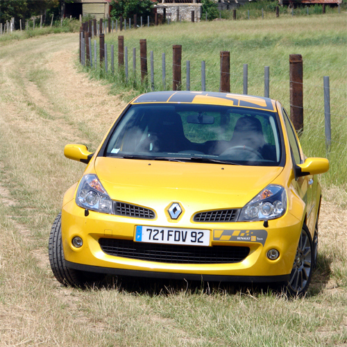 RENAULT CLIO III RS F1 Team R27 