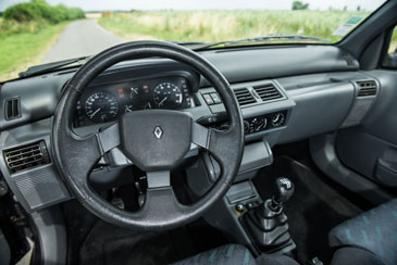 interieur renault clio rsi