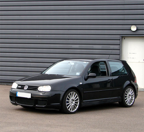 VOLKSWAGEN GOLF 4 R32 