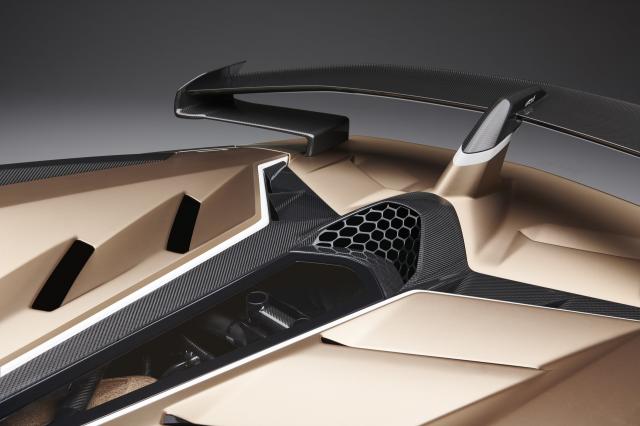Des supercondensateurs pour le V12 hybride Lamborghini Des supercondensateurs pour le V12 hybride Lamborghini