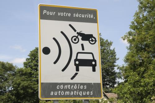 Pas tombés dans le panneau... Pas tombés dans le panneau...