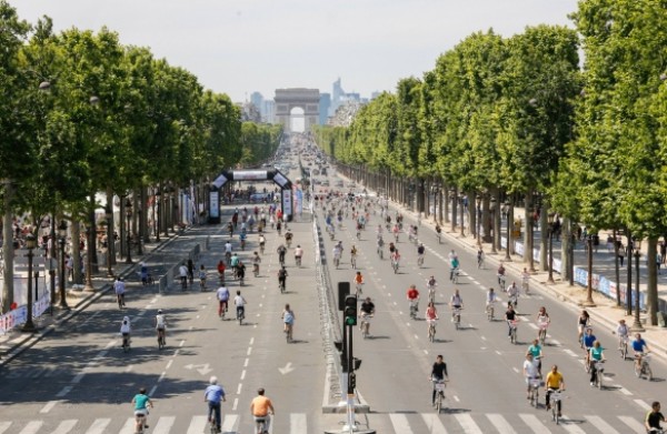 Interdiction des véhicules thermiques dans Paris : Hidalgo fixe 2030 comme échéance Interdiction des véhicules thermiques dans Paris : Hidalgo fixe 2030 comme échéance