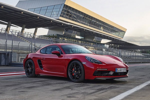 Porsche 718 GTS : les Boxster et Cayman sortent les muscles Porsche 718 GTS : les Boxster et Cayman sortent les muscles
