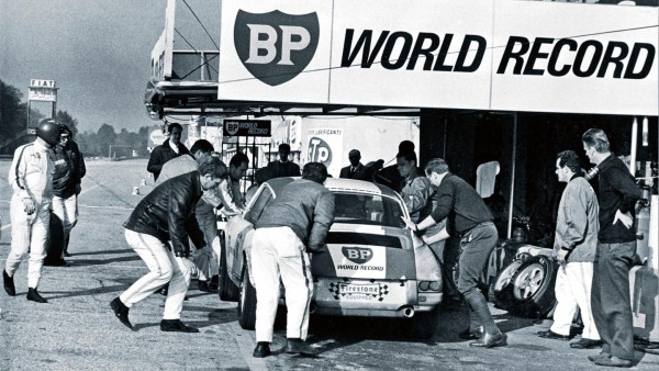 Les records de la Porsche 911 R à Monza en 1967 Les records de la Porsche 911 R à Monza en 1967