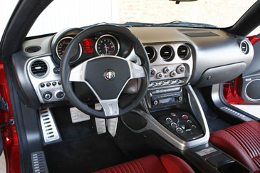 intérieur alfa romeo 8c