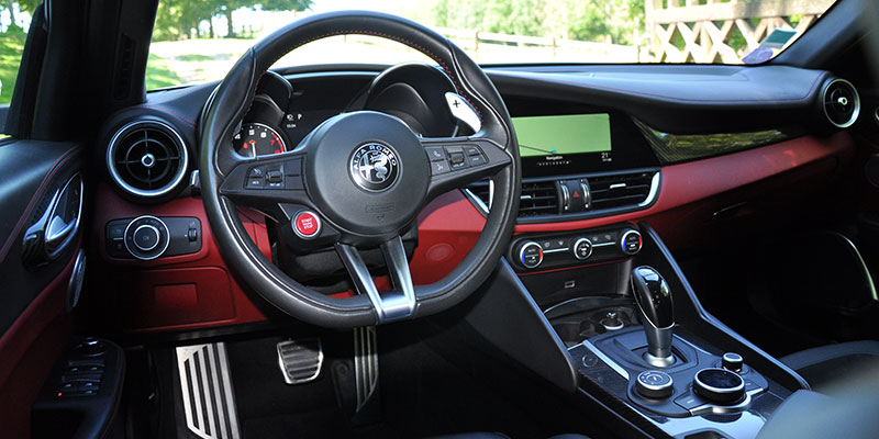 interieur alfa romeo giulia quadrifoglio