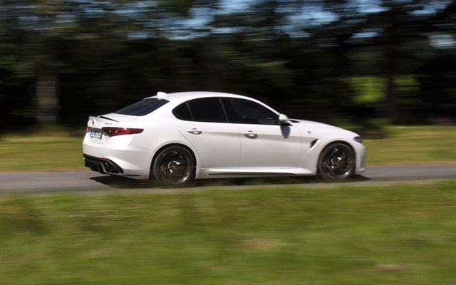 Photo ALFA-ROMEO GIULIA Quadrifoglio AT8 