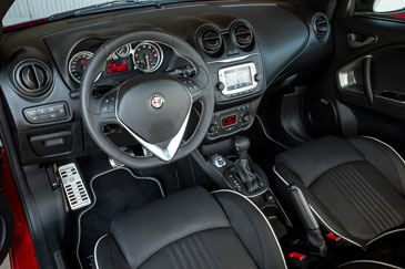 interieur alfa romeo mito quadrifoglio verde