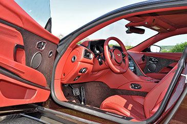 interieur aston martin db11 v8 coupé