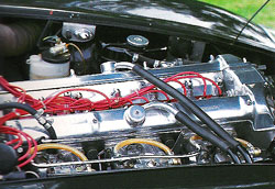 moteur 6 cylindres aston martin db4