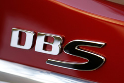 logo aston martin dbs