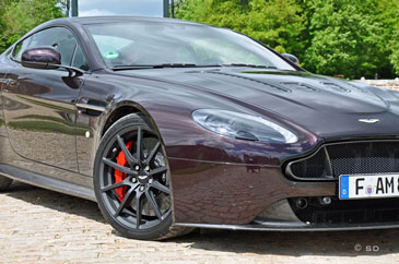 aston martin v12 vantage s av