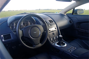 interieur aston martin v8 vantage 4.3