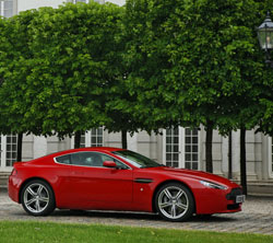 profil aston martin v8 vantage 4.7l