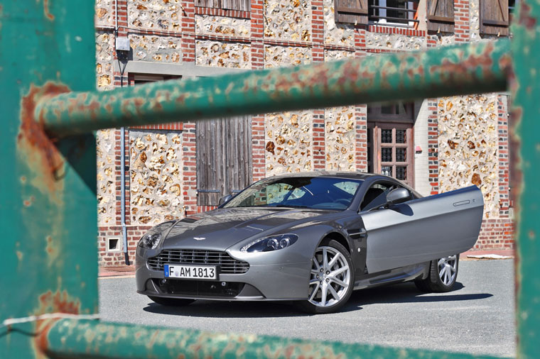 aston martin v8 vantage mk3