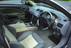 interieur aston martin v8 vanquish