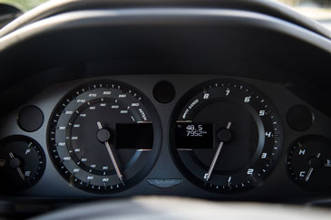 interieur aston martin vanquish 2