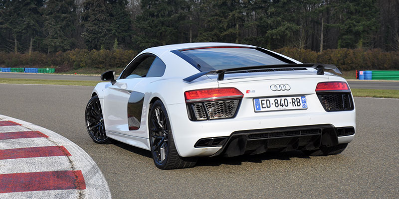 audi r8 v10 plus arriere