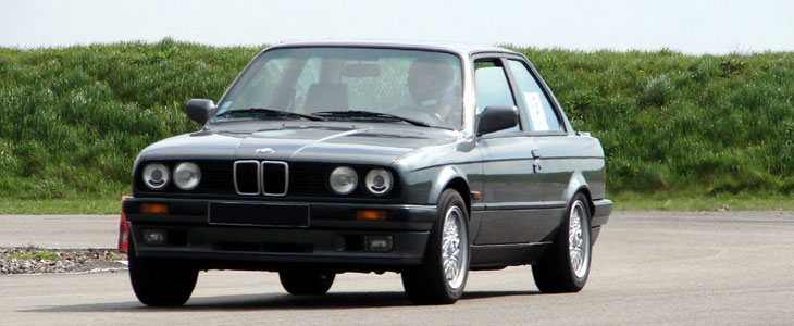 essai bmw 325i e30