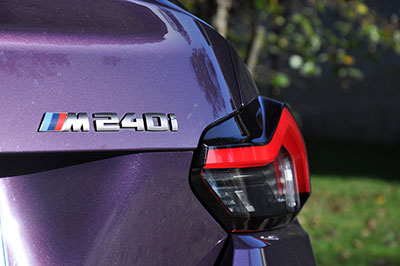 logo m40i bmw série 2 coupé g42