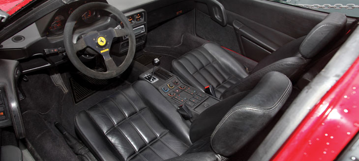 interieur ferrari 328