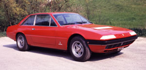 Miniature Carbone Ferrari 365 GT4 2+2 – 1976 – Échelle 1/43 – Métal