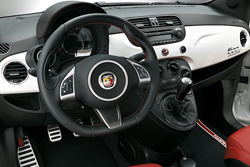 interieur fiat 500 abarth