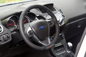 intérieur ford fiesta st 182