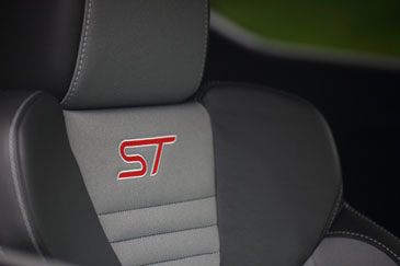 intérieur ford fiesta st 182