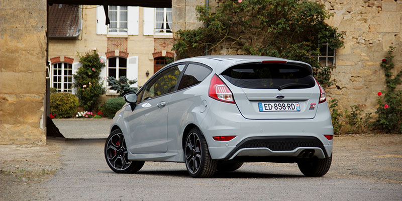 logo ford fiesta st200