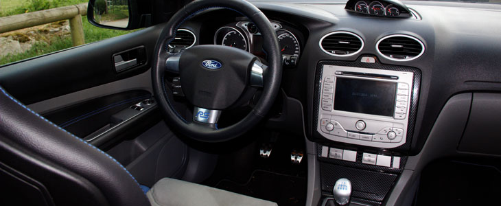 intérieur ford focus 2 rs 305 ch 2009