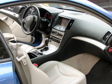 intérieur infiniti g37 coupé