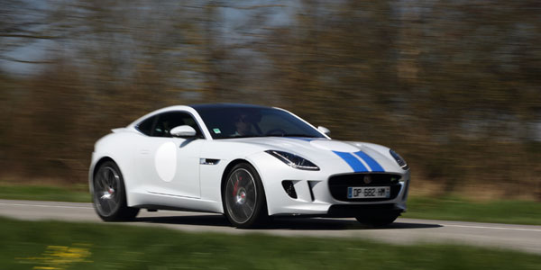 Photo JAGUAR F-TYPE R AWD 