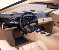 interieur lamborghini countach