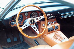 interieur lamborghini islero