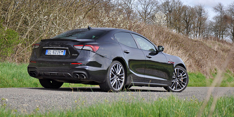 arriere maserati ghibli trofeo v8