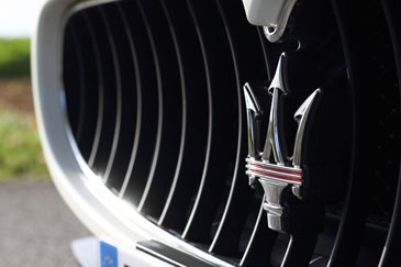 fiche technique maserati grancabrio v8 4.7 450 ch