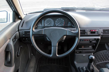 interieur 323 gtr