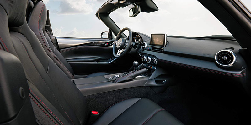 intérieur mazda mx-5 rf