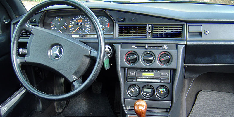 intérieur mercedes-benz 190e 2.5-16