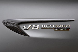 logo amg v8 biturbo 4matic+