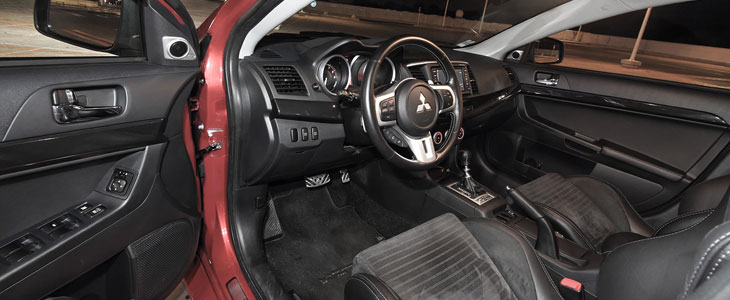 interieur mitsu evo X