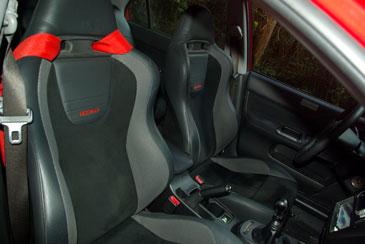 interieur mitsu lancer evo 9