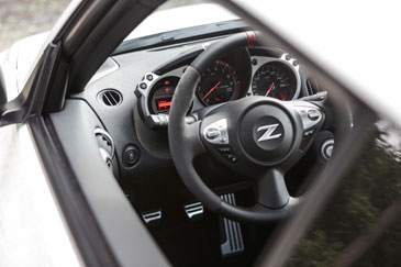 interieur 370z nismo