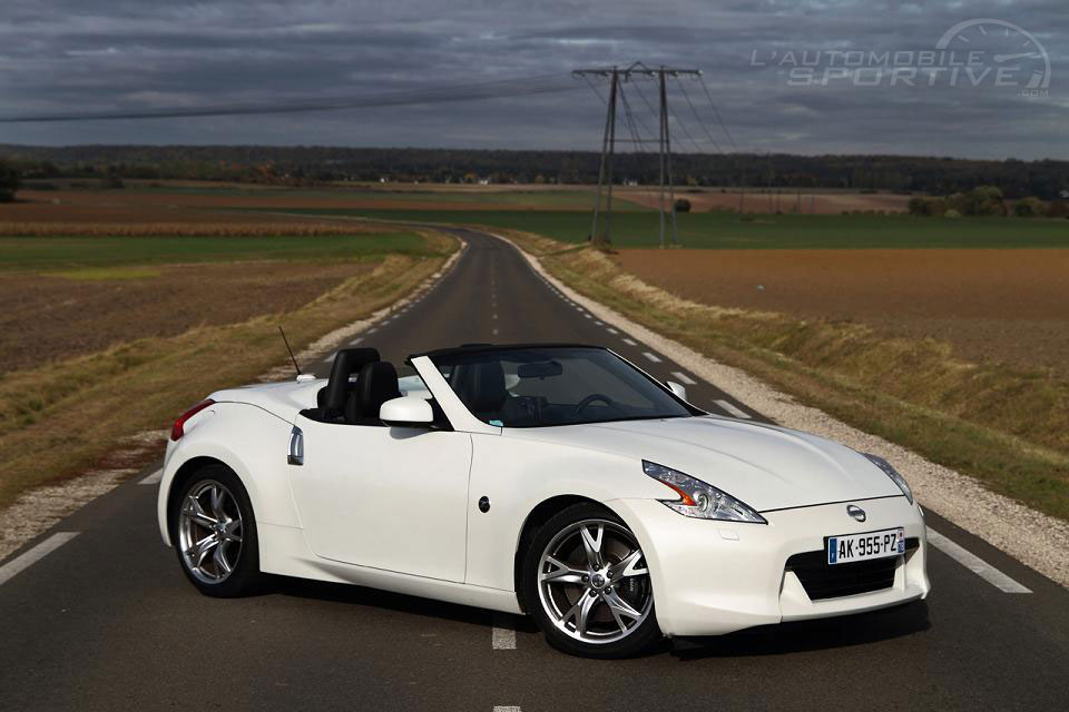 nissan 370z roadster