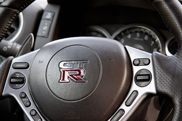 interieur nissan gt-r